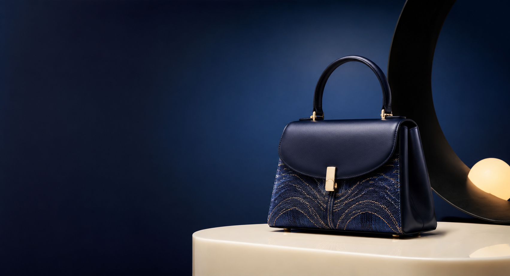 Premium GILTWEAVE handbag concept